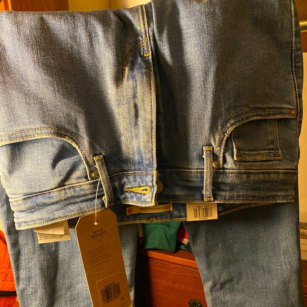 Women’s Levi Jeans